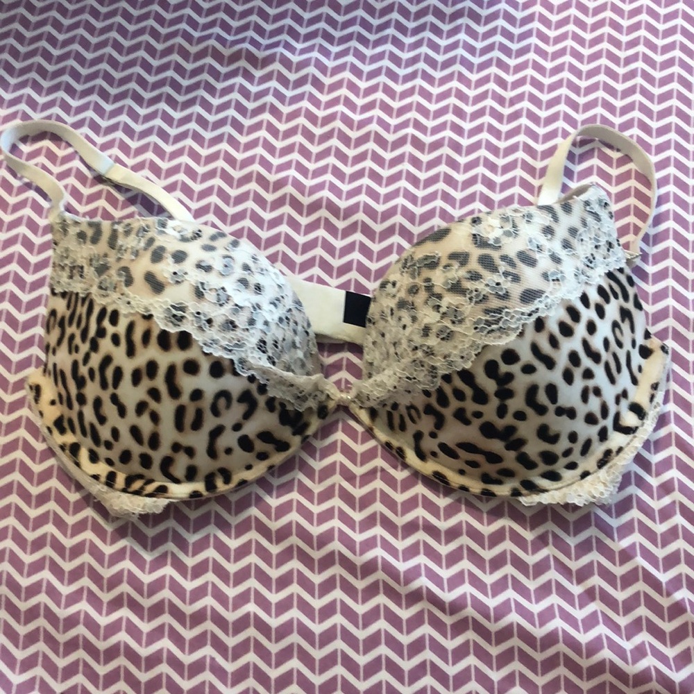 New Victoria secret leopard bra 34C